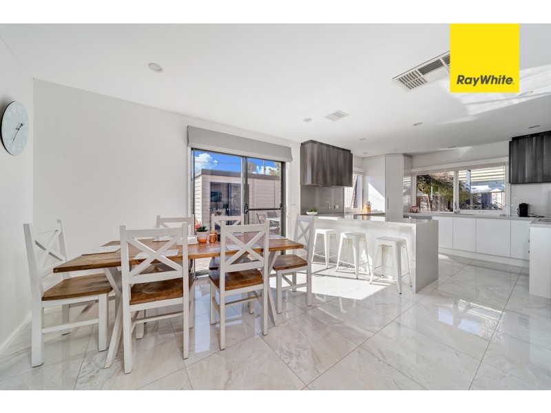 13 Poole Place, Latham ACT 2615