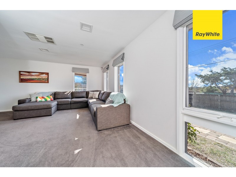 13 Poole Place, Latham ACT 2615
