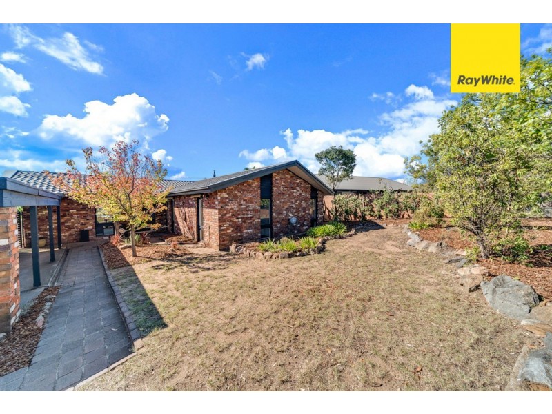 13 Poole Place, Latham ACT 2615