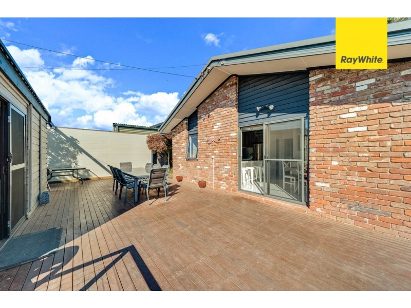 13 Poole Place, Latham ACT 2615