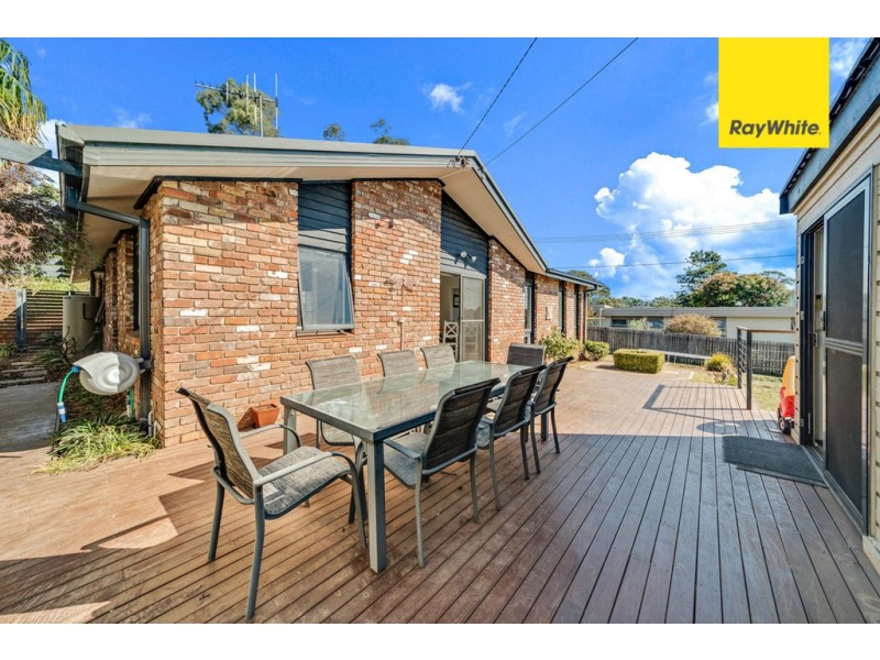 13 Poole Place, Latham ACT 2615