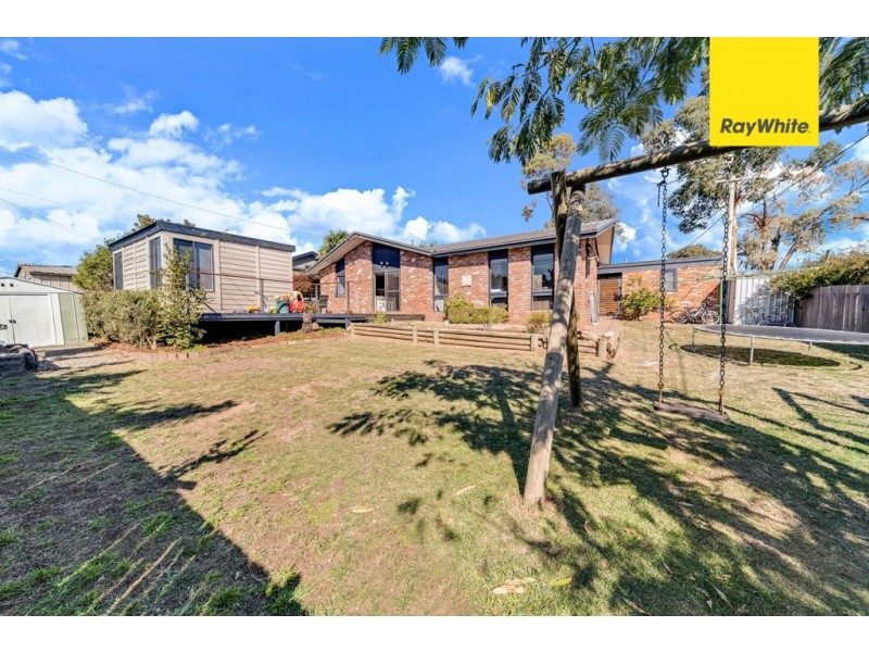 13 Poole Place, Latham ACT 2615