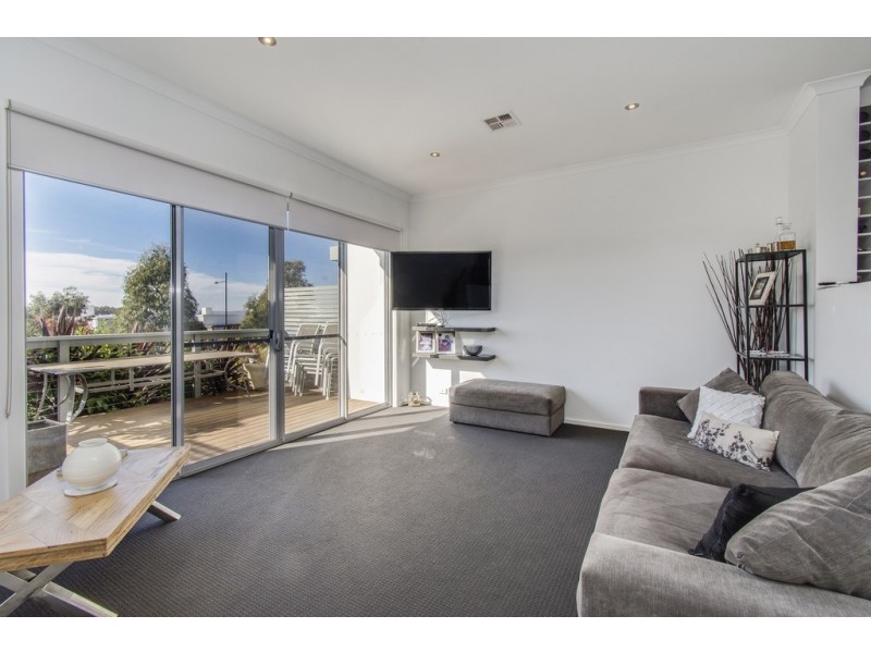 2/155 Plimsoll Drive, Casey ACT 2913