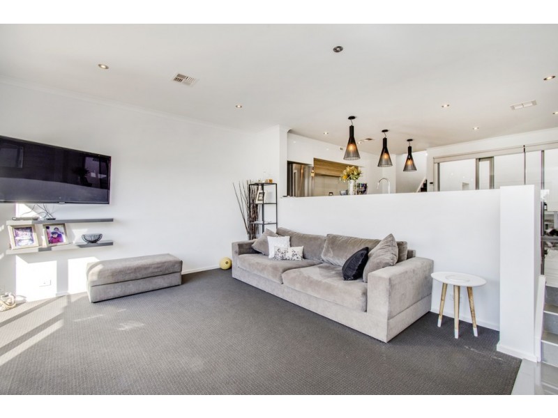 2/155 Plimsoll Drive, Casey ACT 2913