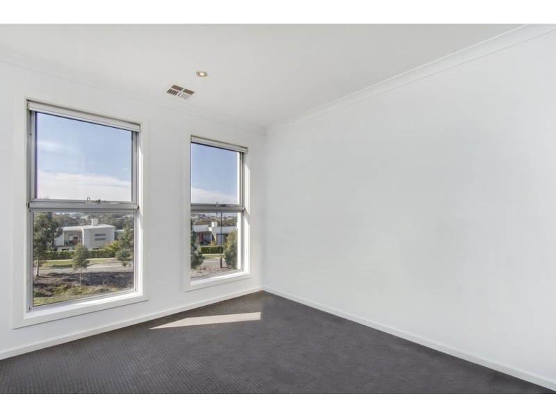 2/155 Plimsoll Drive, Casey ACT 2913