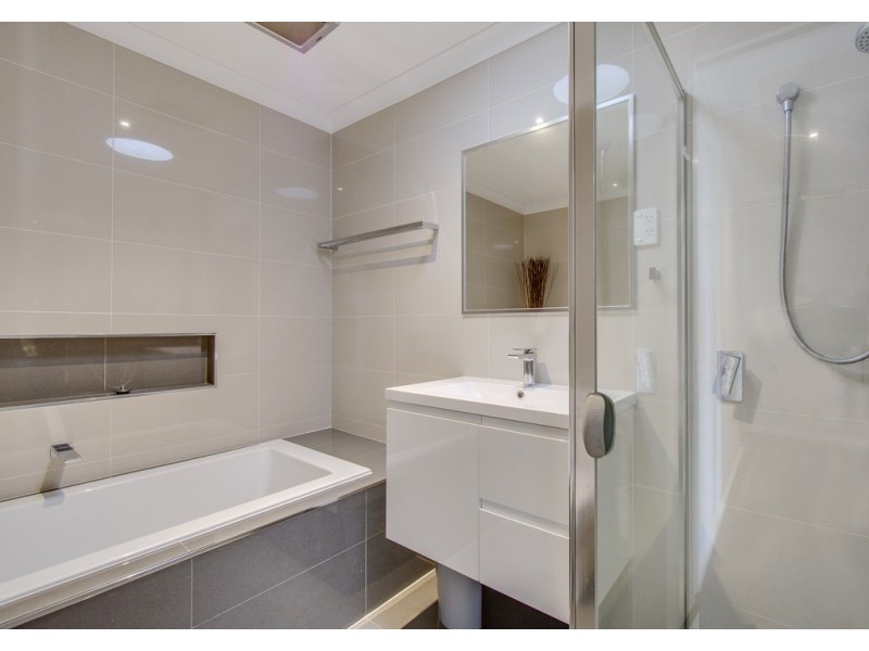 2/155 Plimsoll Drive, Casey ACT 2913