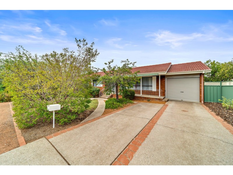 40 McCabe Crescent, Holt ACT 2615