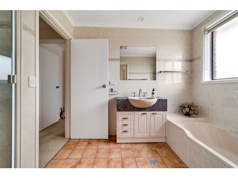 40 McCabe Crescent, Holt ACT 2615