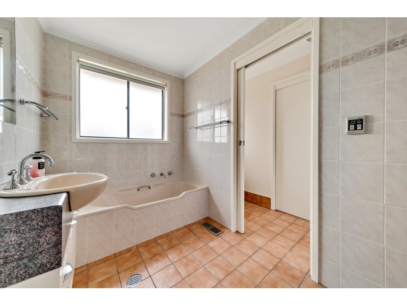 40 McCabe Crescent, Holt ACT 2615