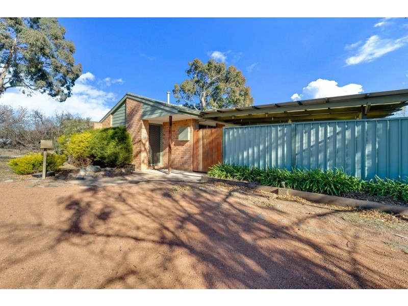 16 Ironbark Crescent, Banks ACT 2906