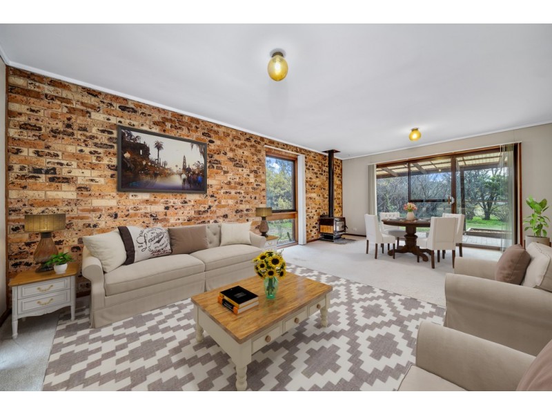 27 Lyall Crescent, Kambah ACT 2902