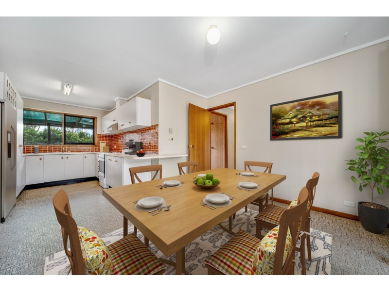 27 Lyall Crescent, Kambah ACT 2902