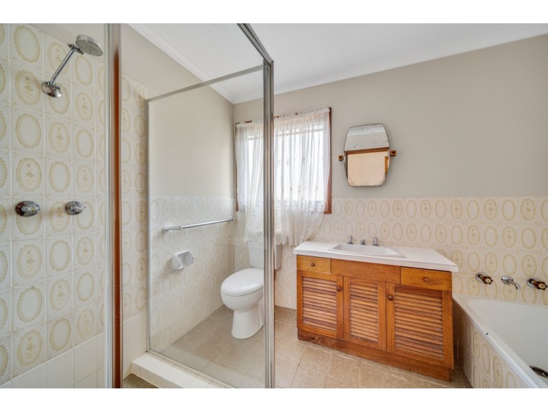 27 Lyall Crescent, Kambah ACT 2902