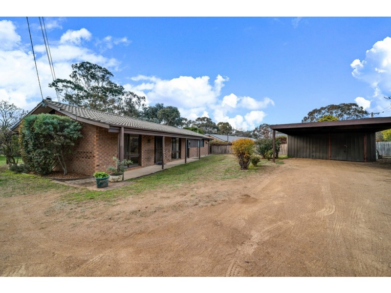 27 Lyall Crescent, Kambah ACT 2902