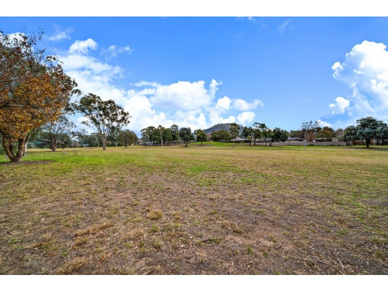 27 Lyall Crescent, Kambah ACT 2902