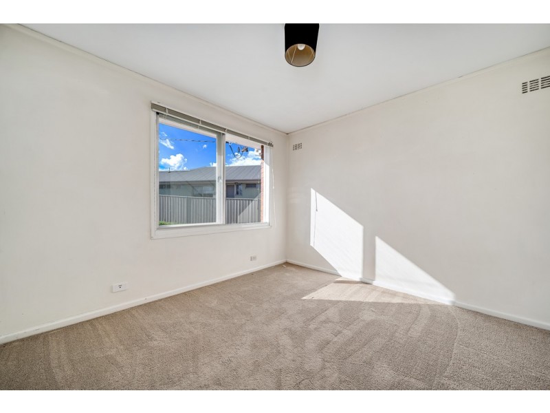 16 Jensen Street, Hughes ACT 2605