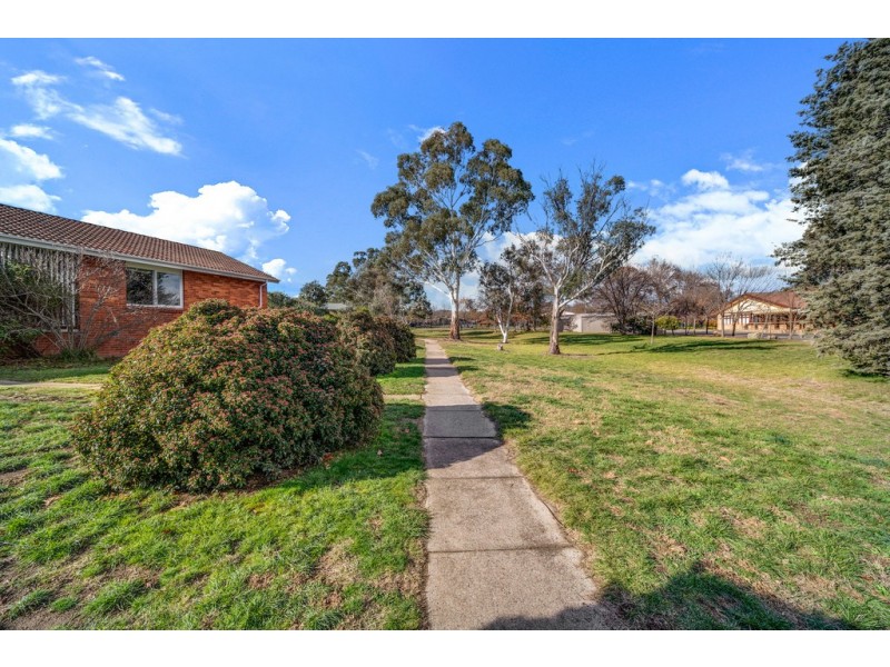 16 Jensen Street, Hughes ACT 2605