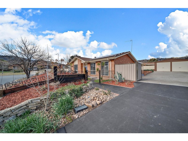 1 Tregellas Crescent, Banks ACT 2906