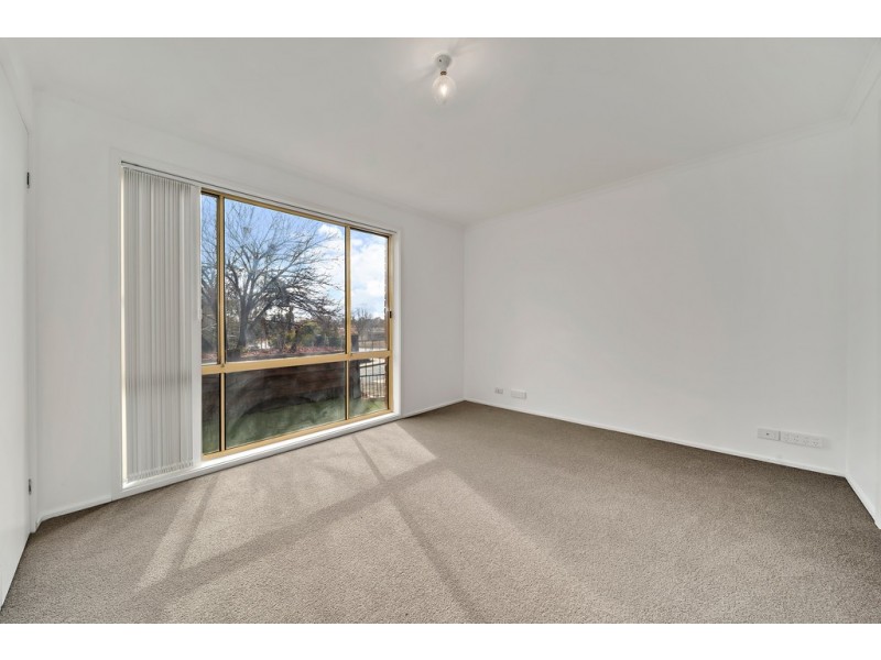 1 Tregellas Crescent, Banks ACT 2906