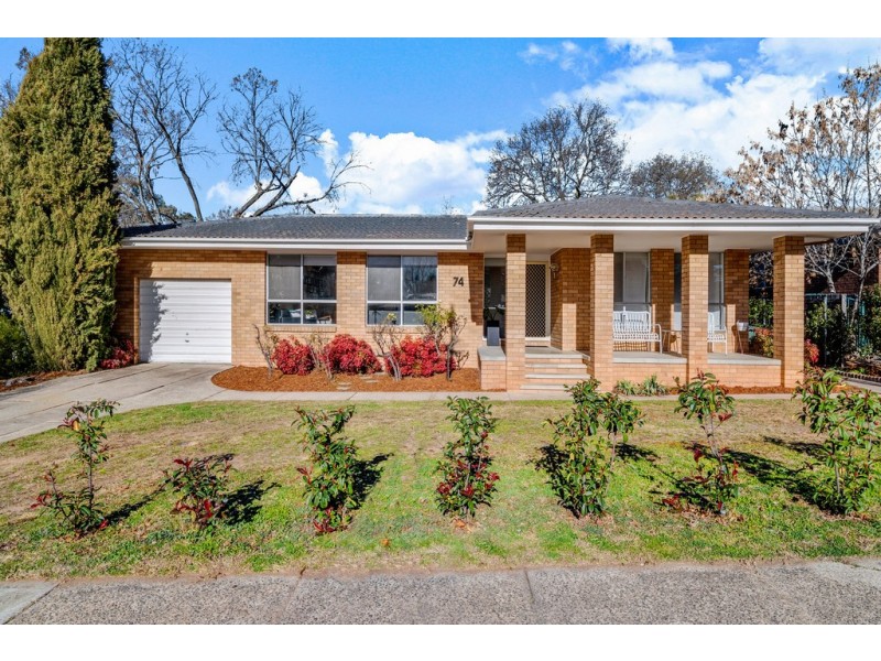 74 Blackwood Terrace, Holder ACT 2611