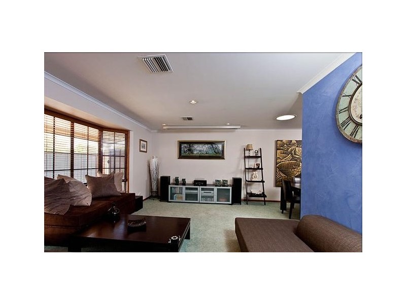 10 Wolff Crescent, Latham ACT 2615