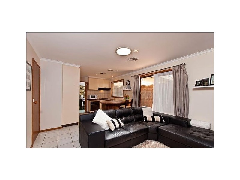 10 Wolff Crescent, Latham ACT 2615