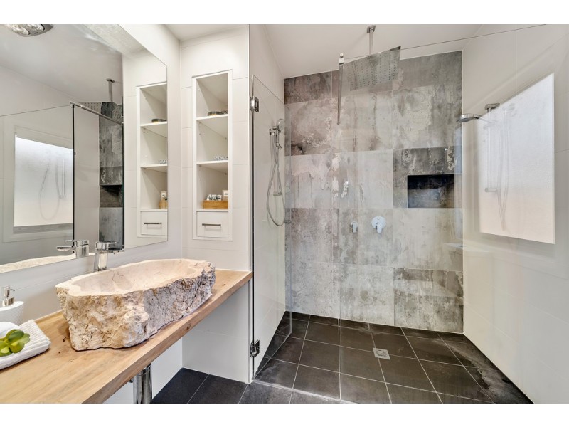 6 Rockley Parade, Googong NSW 2620