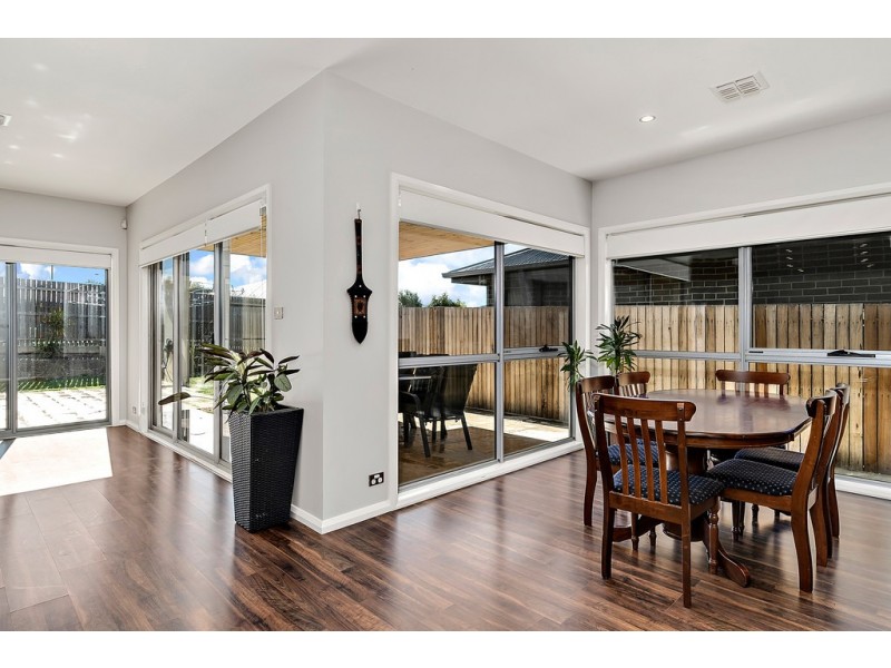 6 Rockley Parade, Googong NSW 2620