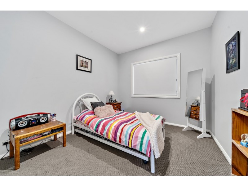 6 Rockley Parade, Googong NSW 2620