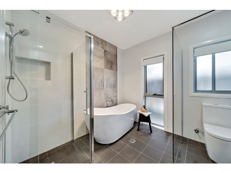 6 Rockley Parade, Googong NSW 2620