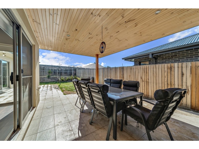 6 Rockley Parade, Googong NSW 2620