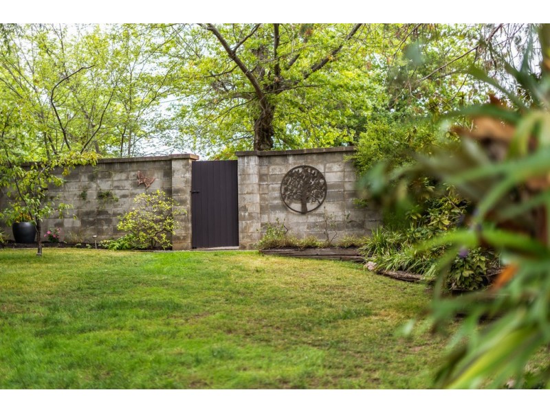 8 Schlich Street, Yarralumla ACT 2600