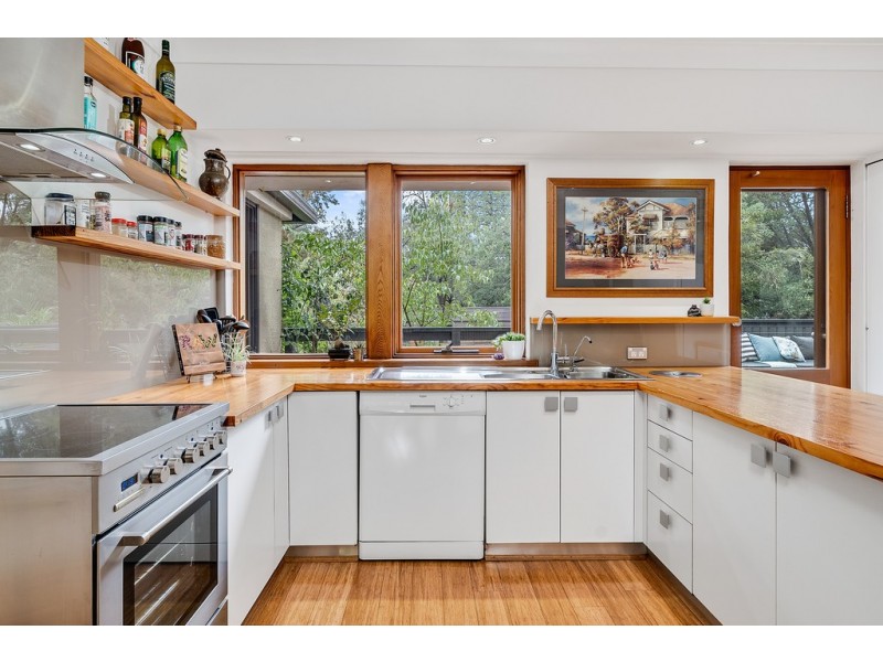 8 Schlich Street, Yarralumla ACT 2600