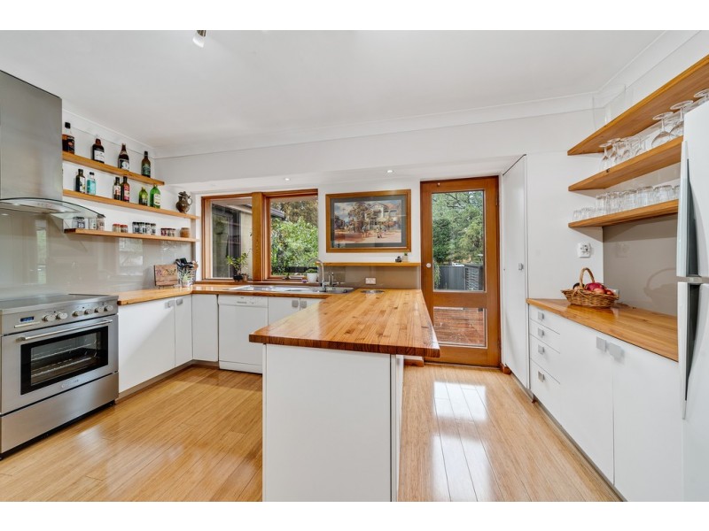 8 Schlich Street, Yarralumla ACT 2600