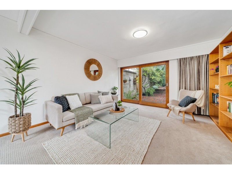 8 Schlich Street, Yarralumla ACT 2600