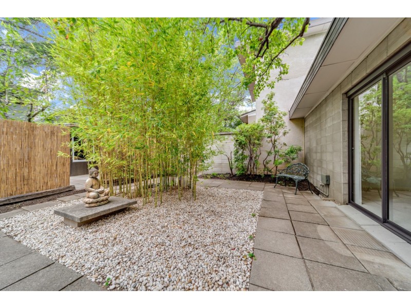 8 Schlich Street, Yarralumla ACT 2600