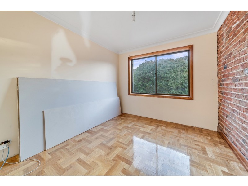 2 Piguenit Close, Lyneham ACT 2602