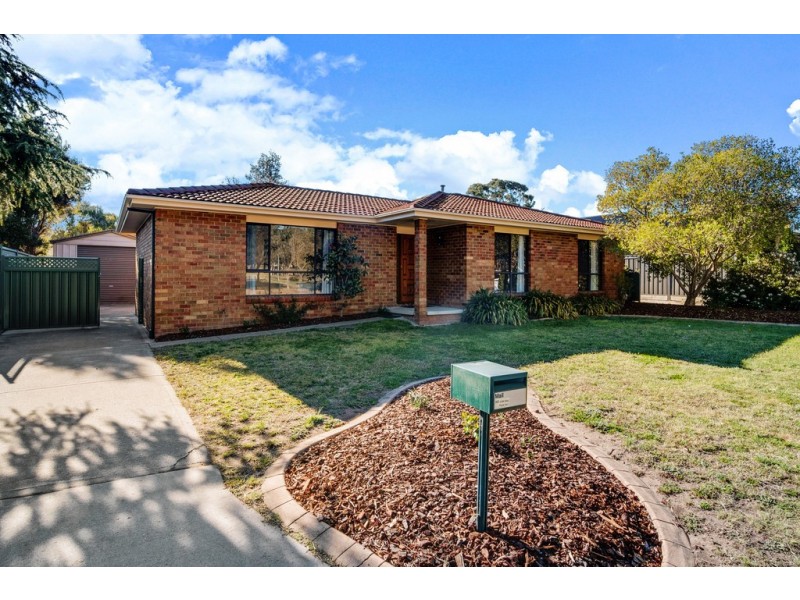 6 Deuchar Close, Kambah ACT 2902