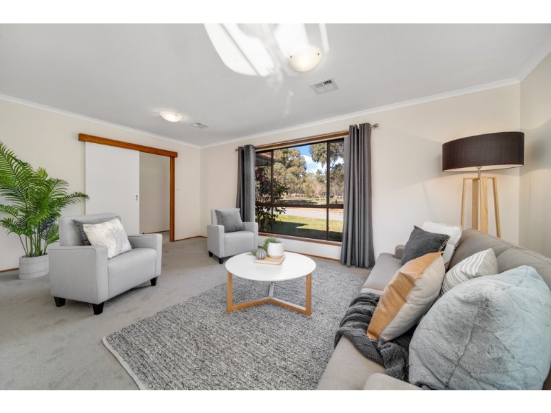 6 Deuchar Close, Kambah ACT 2902