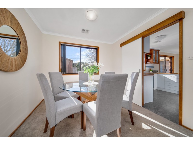 6 Deuchar Close, Kambah ACT 2902