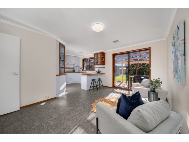 6 Deuchar Close, Kambah ACT 2902