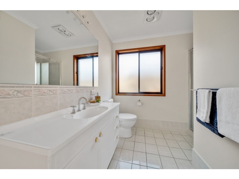 6 Deuchar Close, Kambah ACT 2902