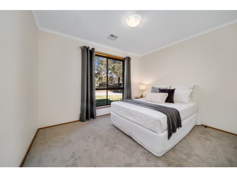 6 Deuchar Close, Kambah ACT 2902