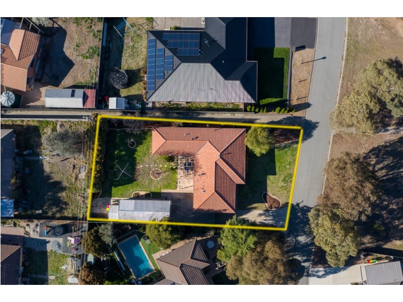 6 Deuchar Close, Kambah ACT 2902