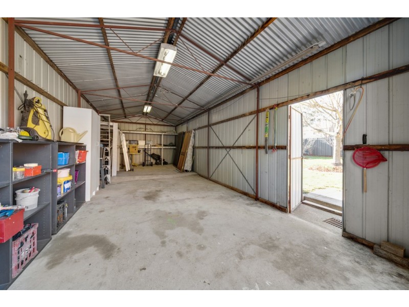 6 Deuchar Close, Kambah ACT 2902