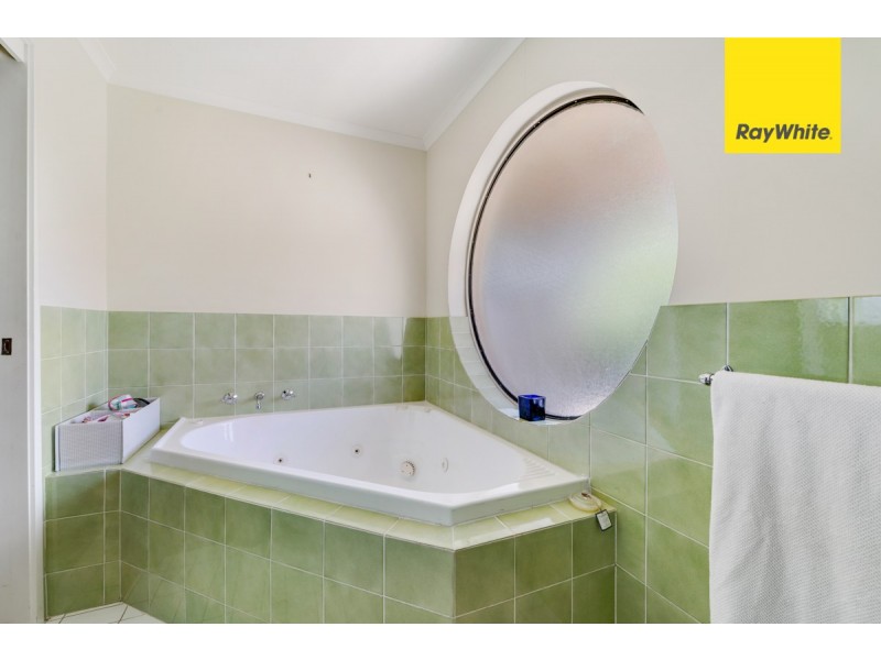 1 Carnall Place, Holt ACT 2615