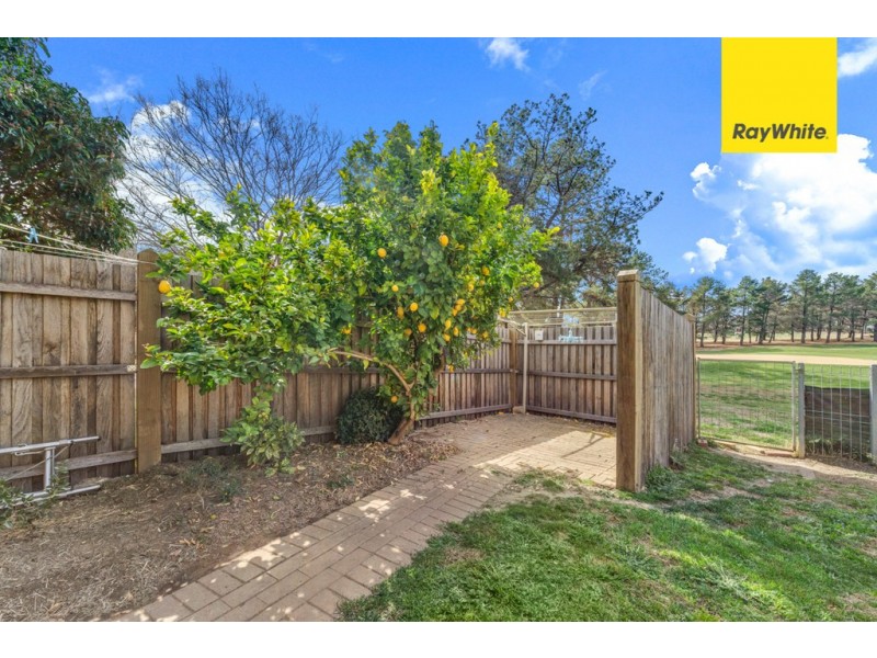 1 Carnall Place, Holt ACT 2615