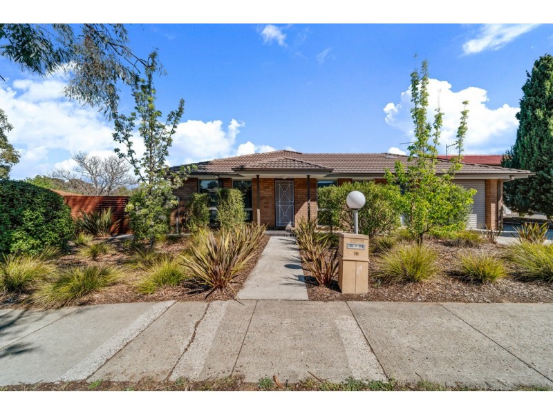 16 Castley Circuit, Kambah ACT 2902