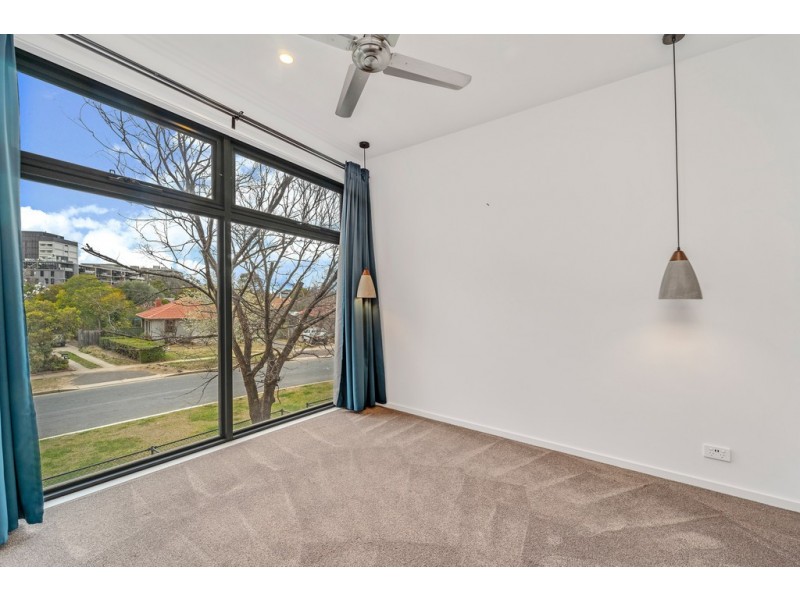 4/4 Berrigan Crescent, O’connor ACT 2602