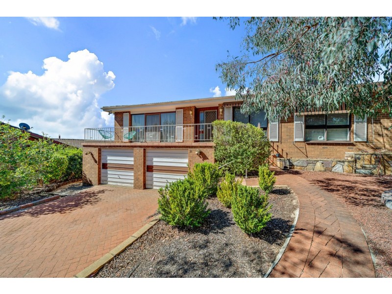 11 Merfield Place, Giralang ACT 2617